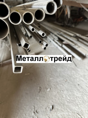 Труба нержавеющая профильная AISI 304 (08Х18Н10) 100х100х4 мм 6000